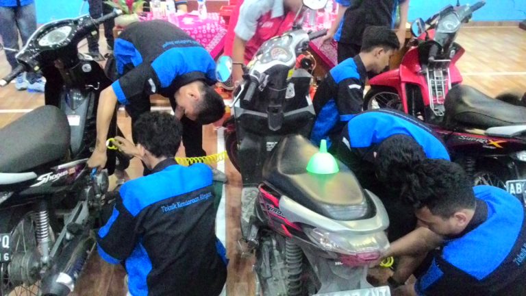 Siswa SMKN 3 Yogyakarta Ikuti Training “Siswa Terampil Mekanik” Yang Digelar PT Pertamina Retail