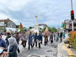 Momentum 271 Tahun DIY, SMKN 3 Yogyakarta Teguhkan Identitas Budaya Lewat Kirab