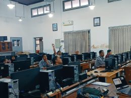 Tingkatkan Kualitas Pendidik, Jurusan TKJ Gelar Diklat Bedah Soal LKS Bersama Pakar dari Amikom